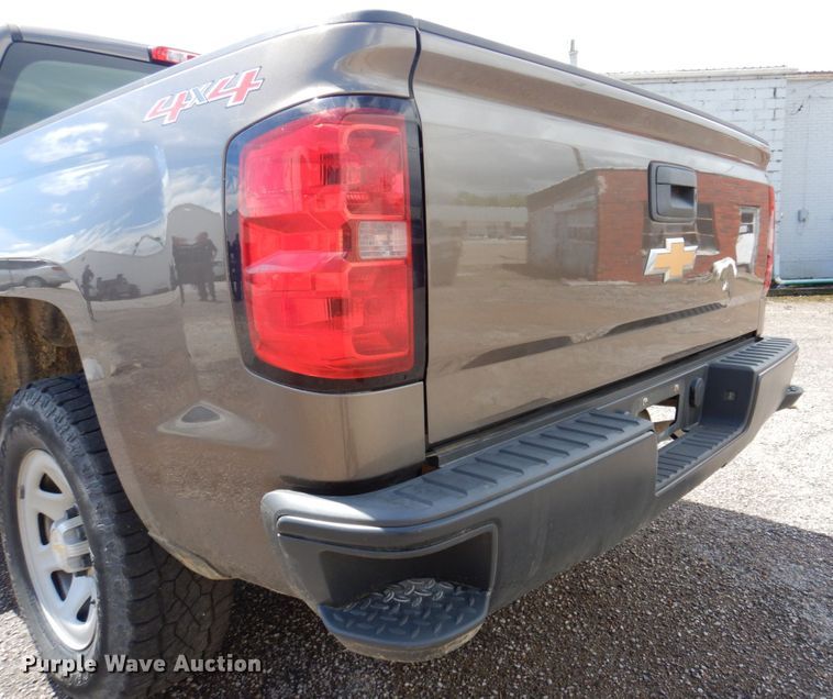 image for item DP5548 2015 Chevrolet Silverado 1500  Crew Cab pickup truck