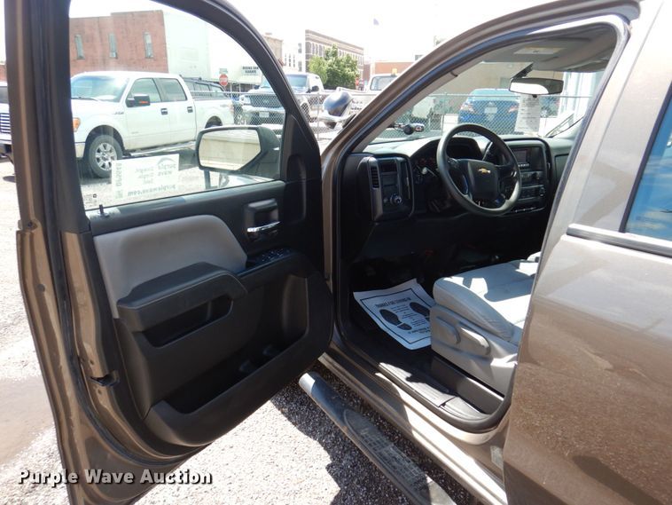 image for item DP5548 2015 Chevrolet Silverado 1500  Crew Cab pickup truck