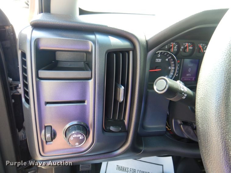 image for item DP5548 2015 Chevrolet Silverado 1500  Crew Cab pickup truck