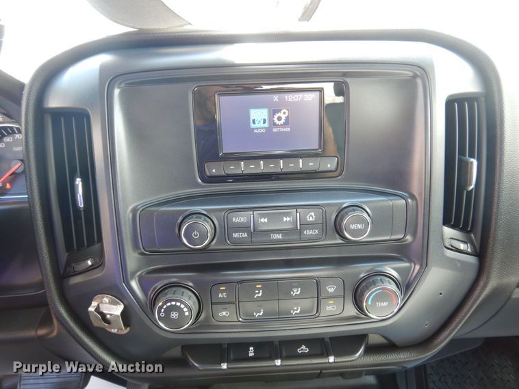 image for item DP5548 2015 Chevrolet Silverado 1500  Crew Cab pickup truck