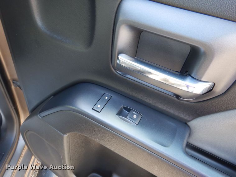 image for item DP5548 2015 Chevrolet Silverado 1500  Crew Cab pickup truck