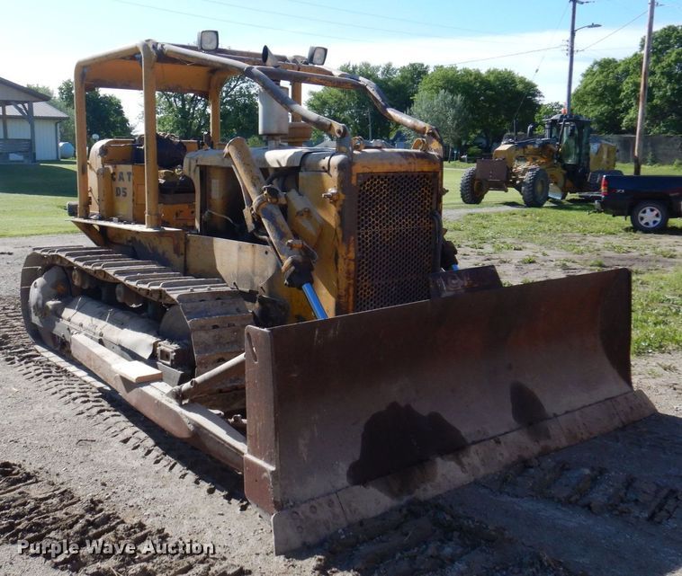 image for item DP5558 1967 Caterpillar D5  dozer