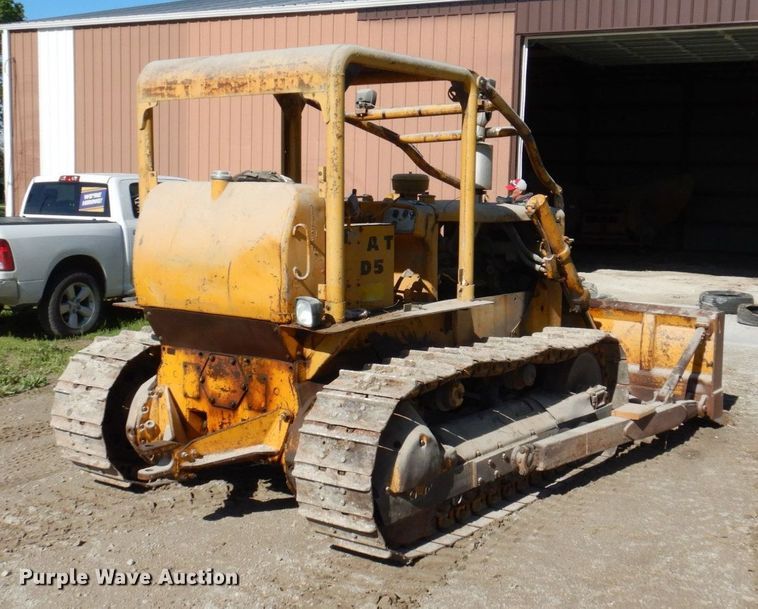 image for item DP5558 1967 Caterpillar D5  dozer