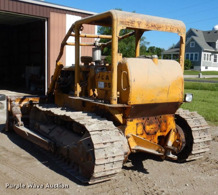image for item DP5558 1967 Caterpillar D5  dozer