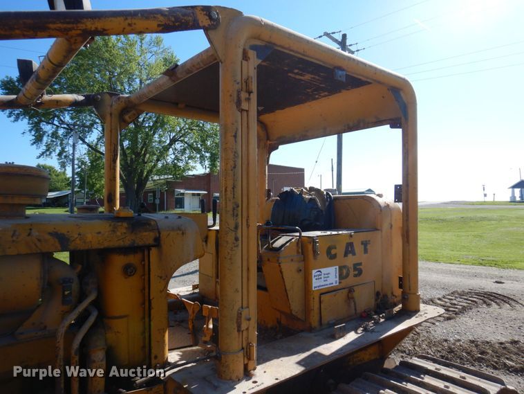 image for item DP5558 1967 Caterpillar D5  dozer