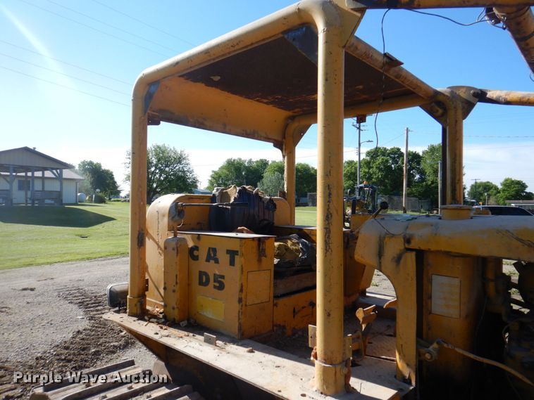 image for item DP5558 1967 Caterpillar D5  dozer