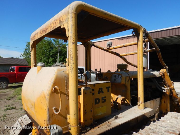 image for item DP5558 1967 Caterpillar D5  dozer