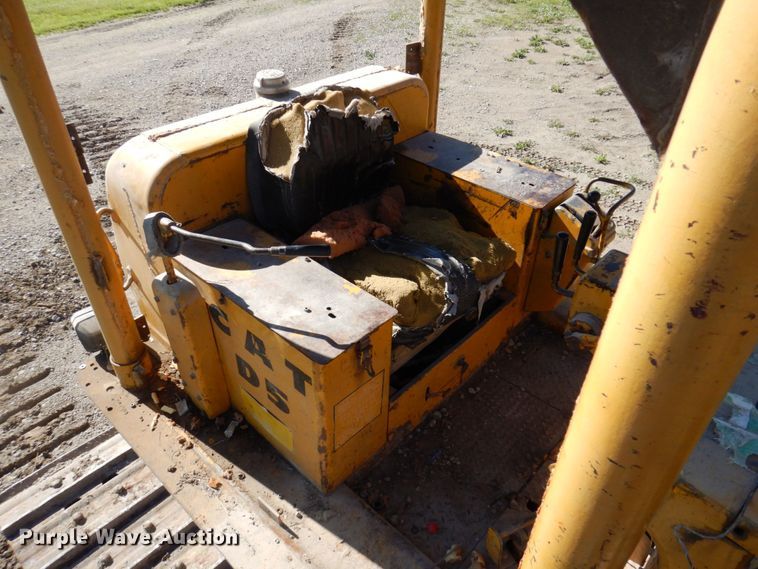 image for item DP5558 1967 Caterpillar D5  dozer