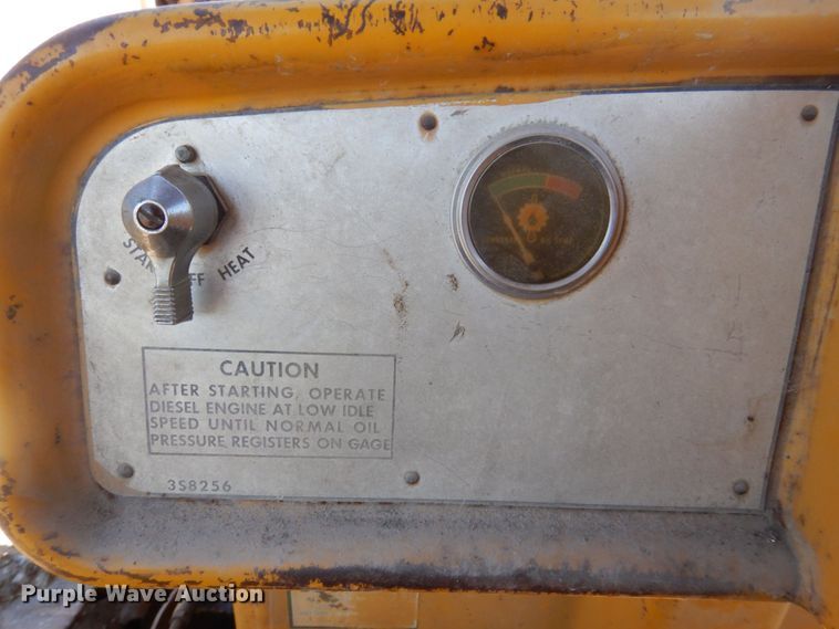 image for item DP5558 1967 Caterpillar D5  dozer