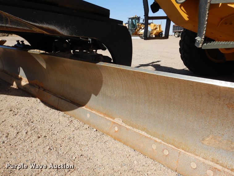 image for item DR1194 2011 John Deere 770G  motor grader