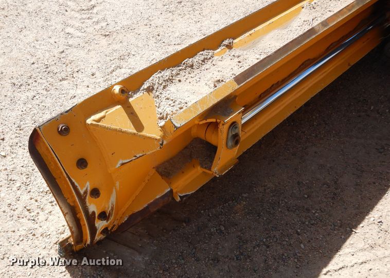 image for item DR1194 2011 John Deere 770G  motor grader