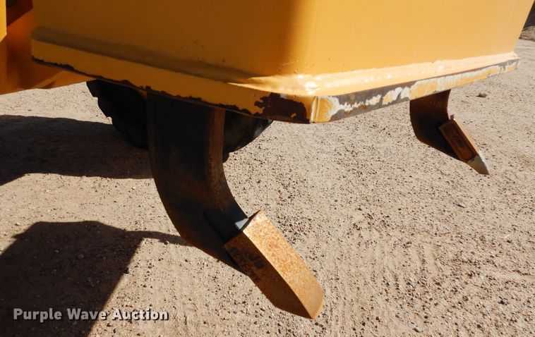 image for item DR1194 2011 John Deere 770G  motor grader