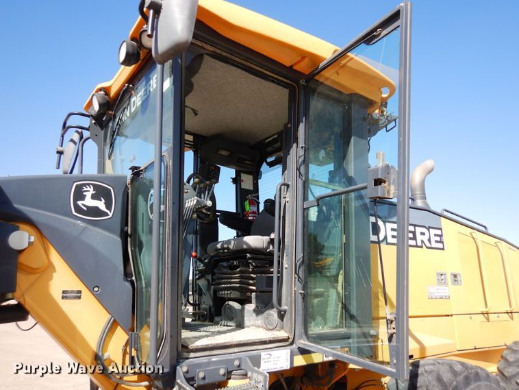 image for item DR1194 2011 John Deere 770G  motor grader