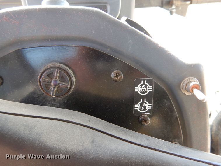 image for item DR1194 2011 John Deere 770G  motor grader