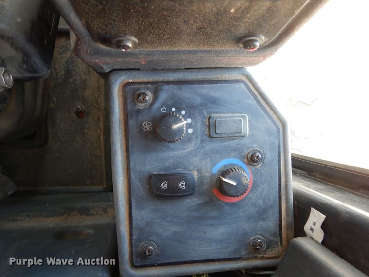 image for item DR1194 2011 John Deere 770G  motor grader