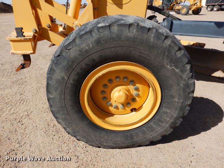 image for item DR1194 2011 John Deere 770G  motor grader