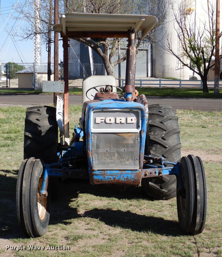 image for item DR1197 1974 Ford 4000  tractor