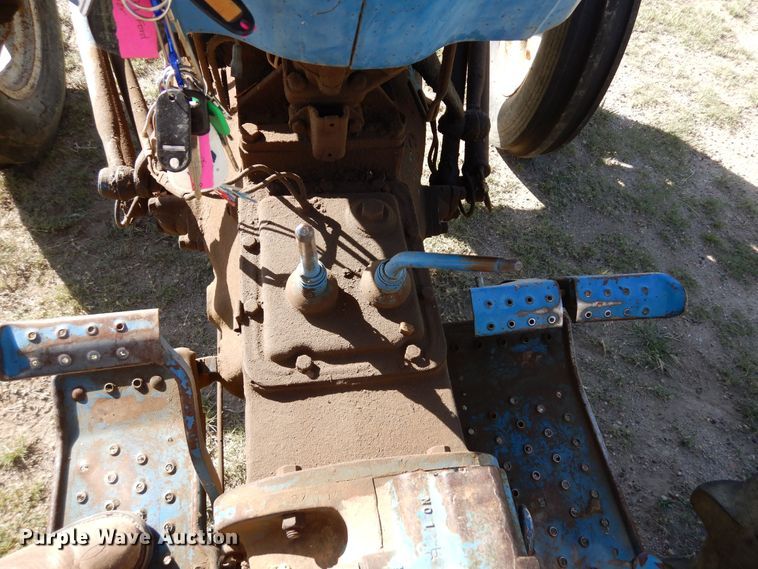 image for item DR1197 1974 Ford 4000  tractor