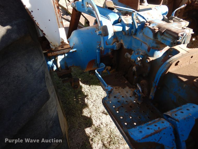 image for item DR1197 1974 Ford 4000  tractor