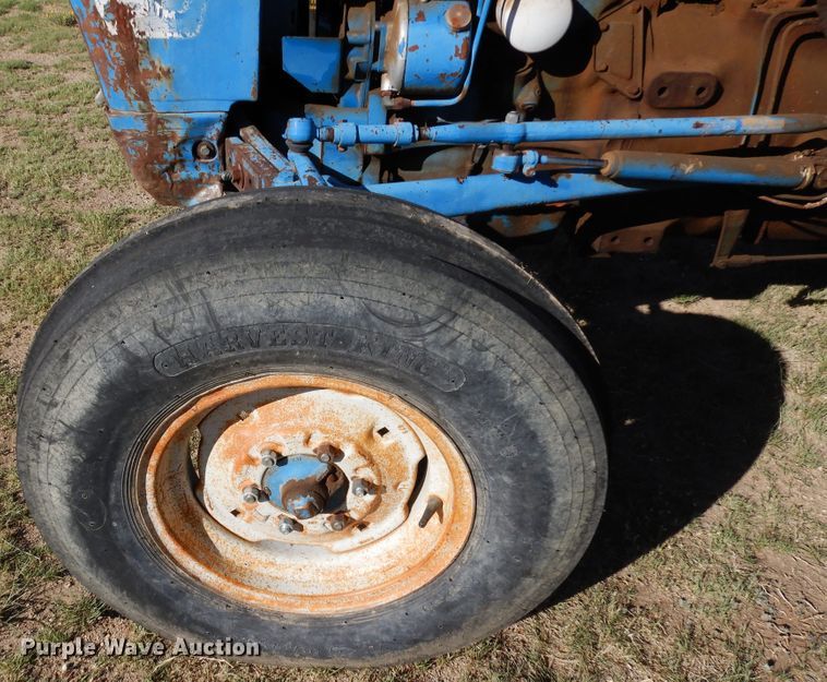image for item DR1197 1974 Ford 4000  tractor