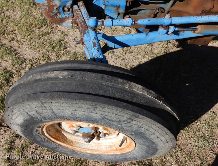image for item DR1197 1974 Ford 4000  tractor