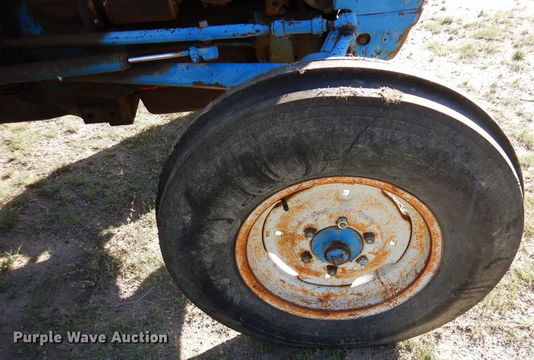 image for item DR1197 1974 Ford 4000  tractor