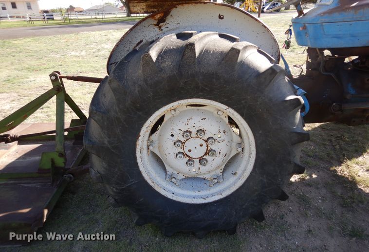 image for item DR1197 1974 Ford 4000  tractor