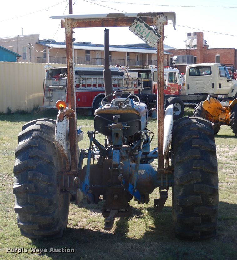 image for item DR1198 1974 Ford 4000  tractor