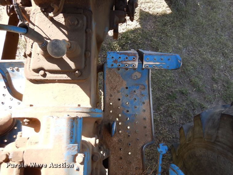 image for item DR1198 1974 Ford 4000  tractor