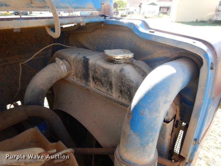 image for item DR1198 1974 Ford 4000  tractor