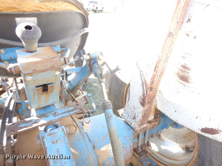 image for item DR1198 1974 Ford 4000  tractor