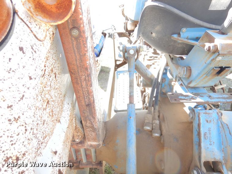 image for item DR1198 1974 Ford 4000  tractor