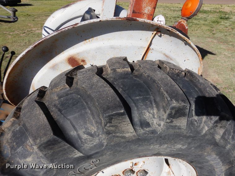 image for item DR1198 1974 Ford 4000  tractor