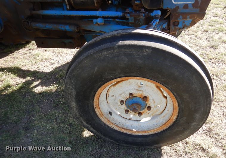 image for item DR1198 1974 Ford 4000  tractor