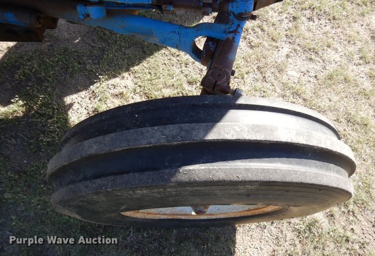 image for item DR1198 1974 Ford 4000  tractor