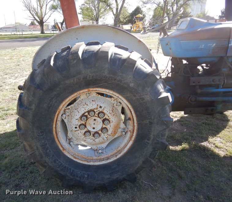 image for item DR1198 1974 Ford 4000  tractor