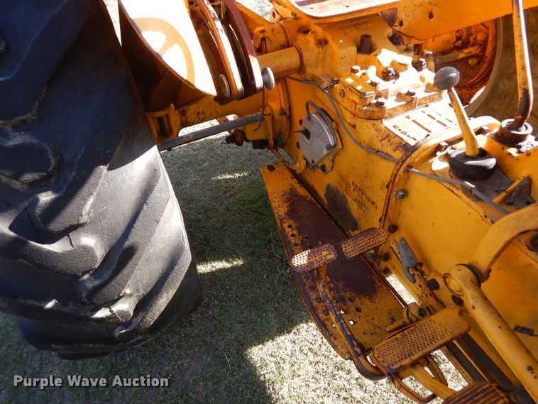 image for item DR1199 1966 Massey Ferguson 202  tractor