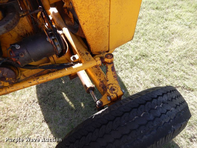 image for item DR1199 1966 Massey Ferguson 202  tractor