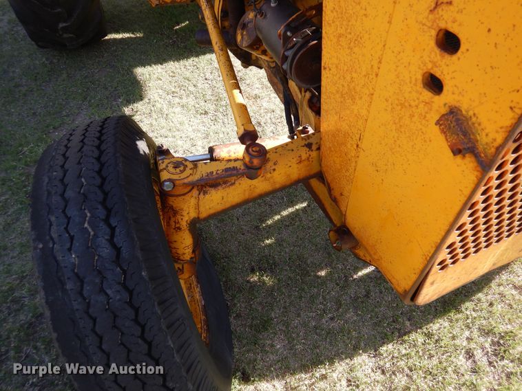 image for item DR1199 1966 Massey Ferguson 202  tractor