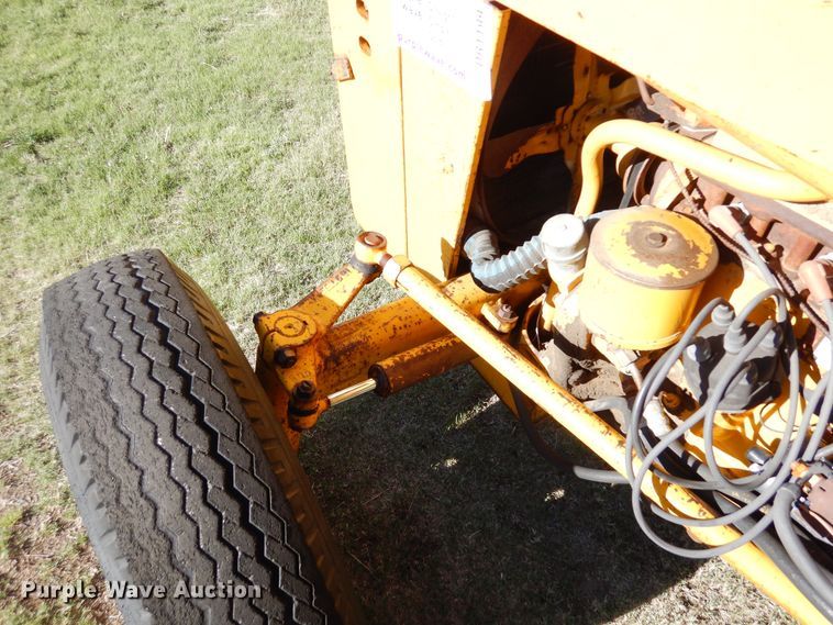 image for item DR1199 1966 Massey Ferguson 202  tractor