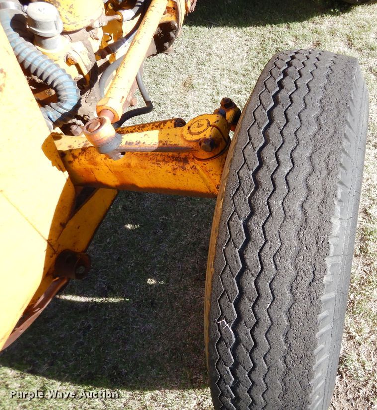 image for item DR1199 1966 Massey Ferguson 202  tractor