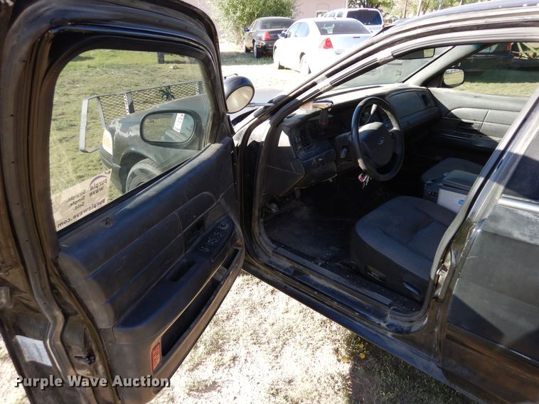 image for item DR1201 2006 Ford Crown Victoria Police Interceptor