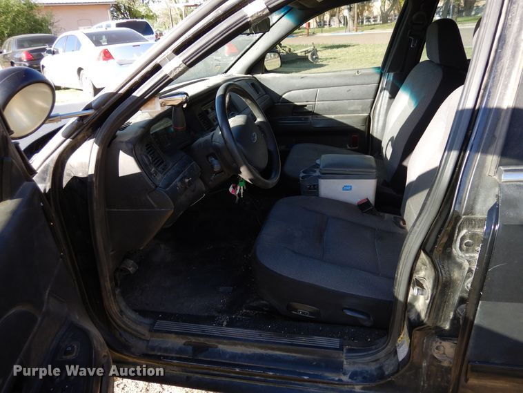 image for item DR1201 2006 Ford Crown Victoria Police Interceptor