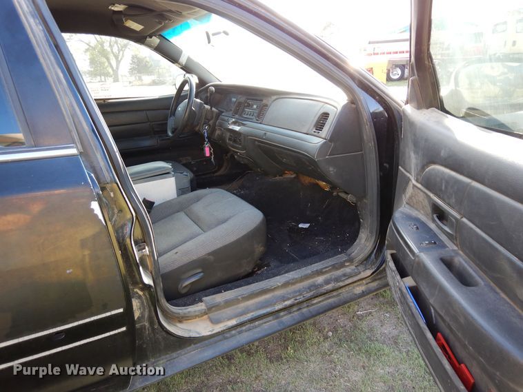 image for item DR1201 2006 Ford Crown Victoria Police Interceptor