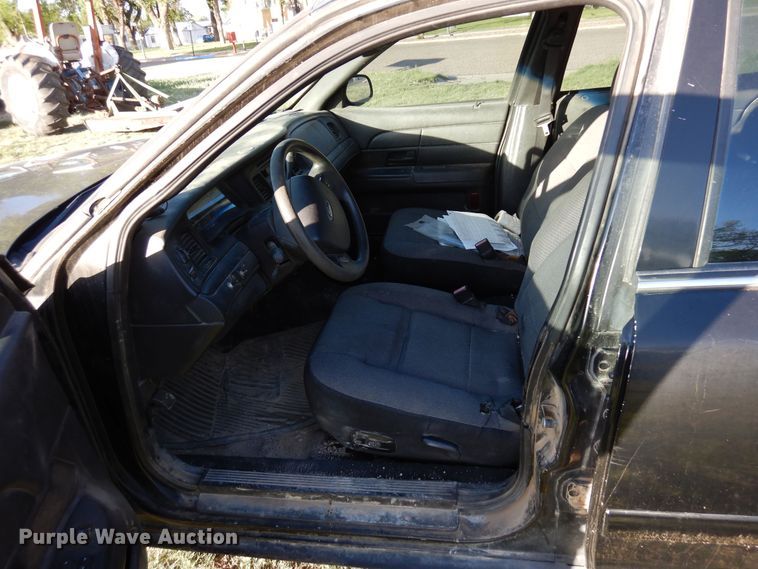 image for item DR1203 2007 Ford Crown Victoria Police Interceptor