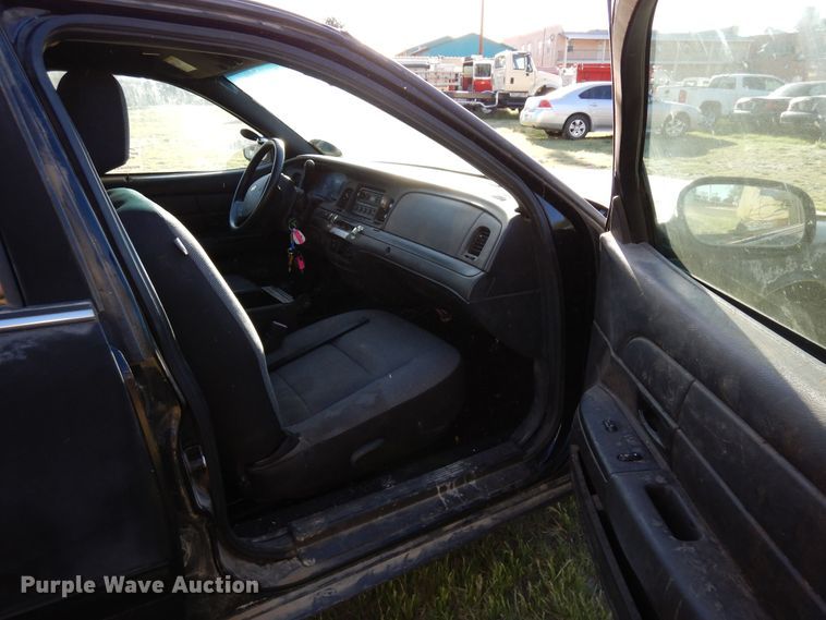 image for item DR1205 2006 Ford Crown Victoria Police Interceptor