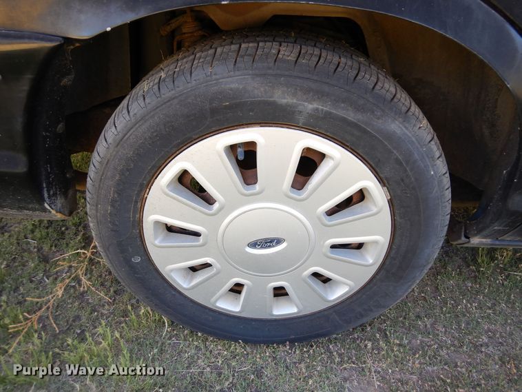 image for item DR1205 2006 Ford Crown Victoria Police Interceptor