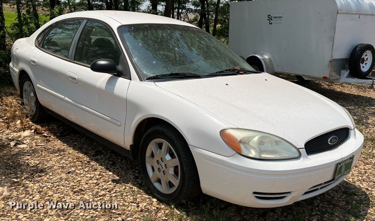 image for item DR1414 2005 Ford Taurus