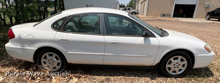 image for item DR1414 2005 Ford Taurus