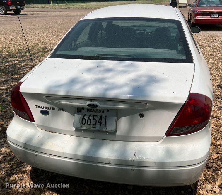 image for item DR1414 2005 Ford Taurus